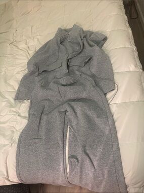 Mango Gray Sweatshirt and Sweatpants Set